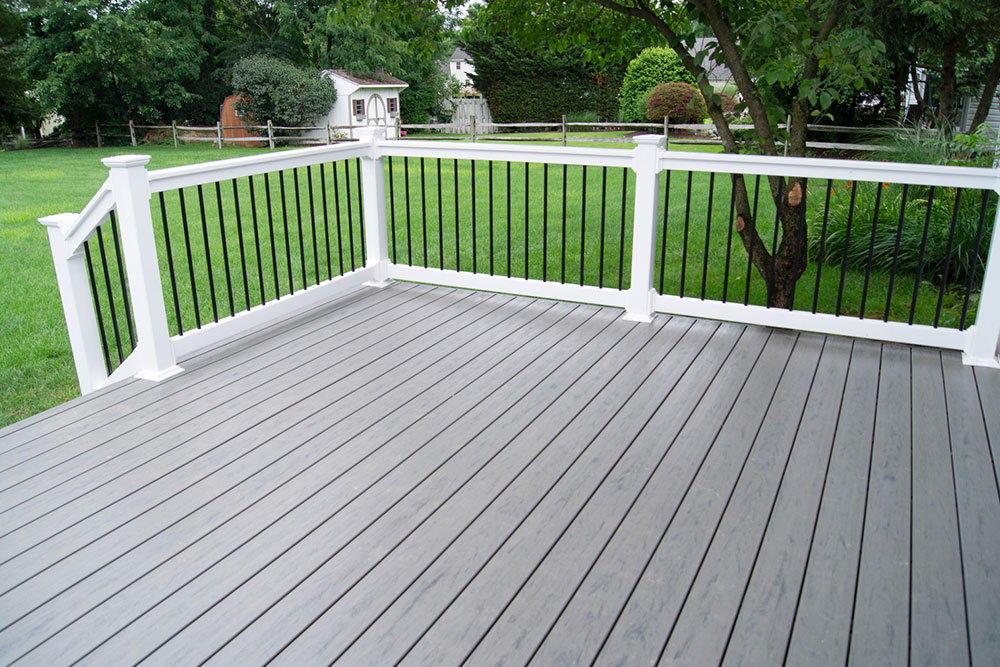 4 common mistakes to avoid while installing a deck railing system